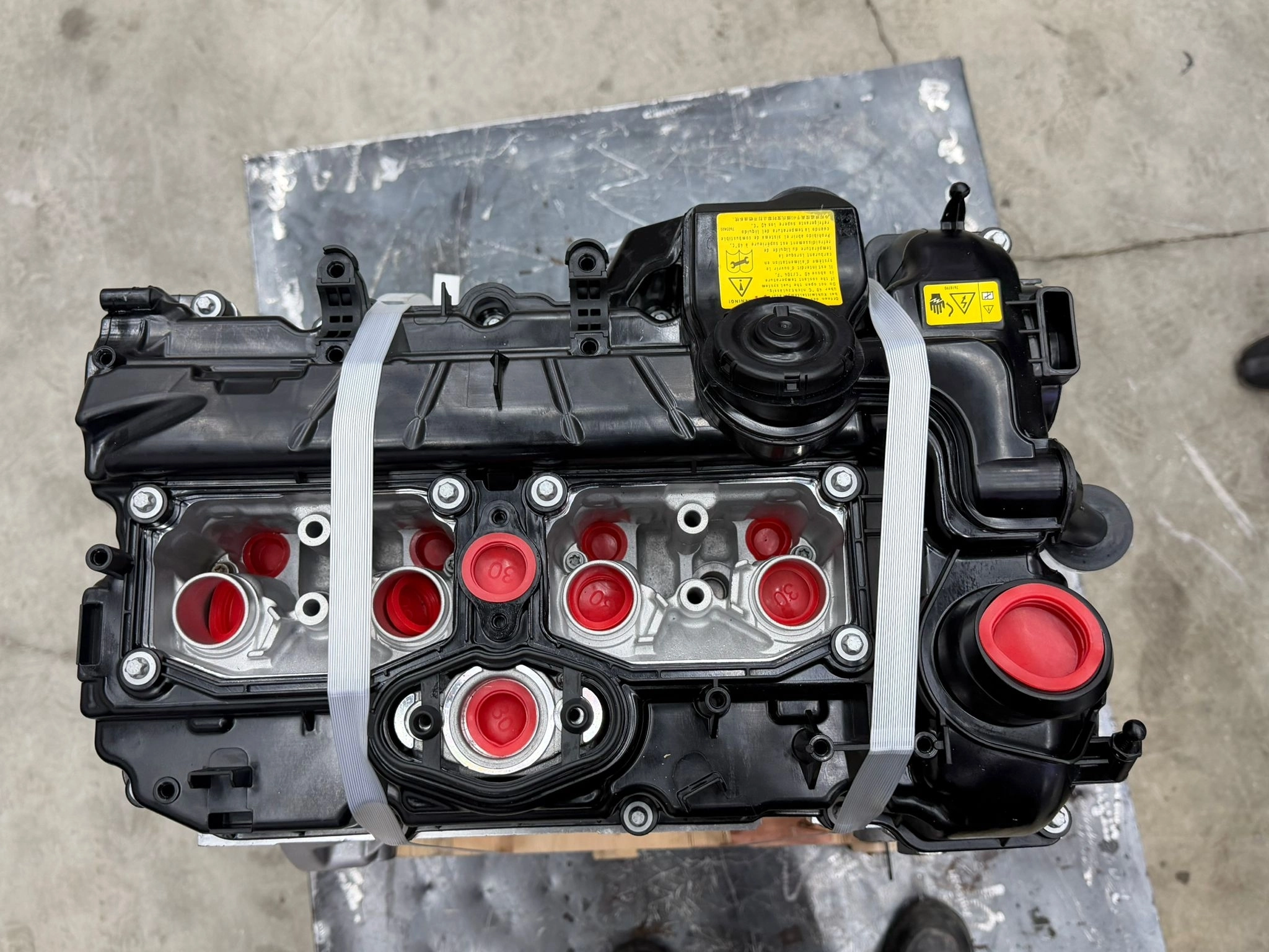 resimler/genel/BMW F30 320i N20 Benzinli Sıfır Sandık Motor